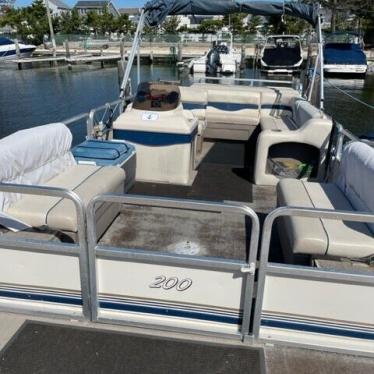 2003 Sun Tracker pontoon