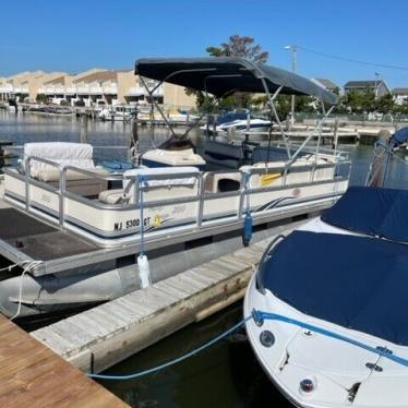 2003 Sun Tracker pontoon