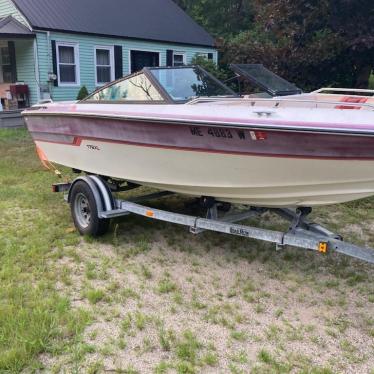 1989 Chaparral 17ft boat