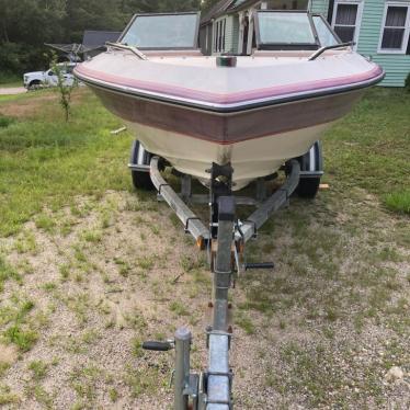 1989 Chaparral 17ft boat