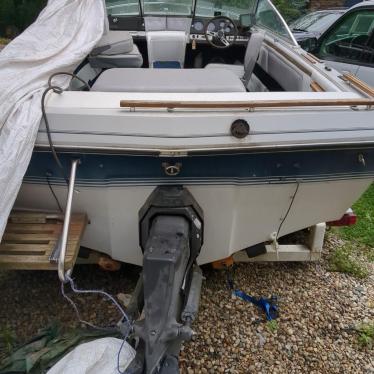 1987 Rinker 17ft boat