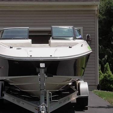 2013 Sea Ray 220 sundeck