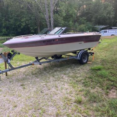 1989 Chaparral 17ft boat