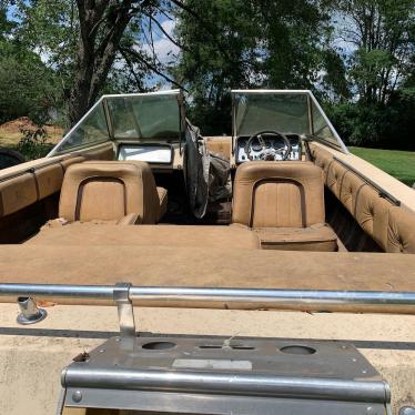 1983 Four Winns 18ft boat