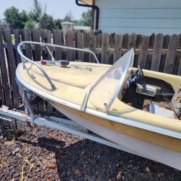 1965 Crownline 15ft boat