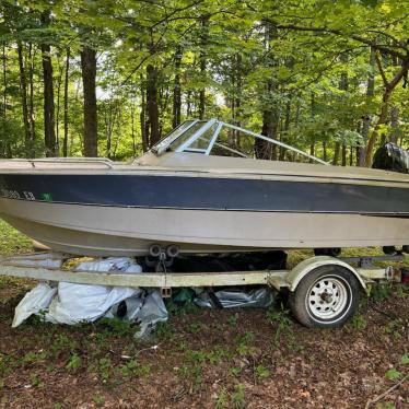 1986 Larson 16ft boat