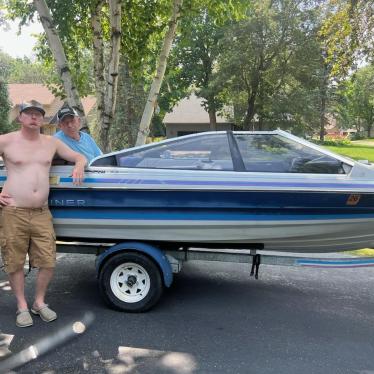 1989 Bayliner 17ft boat