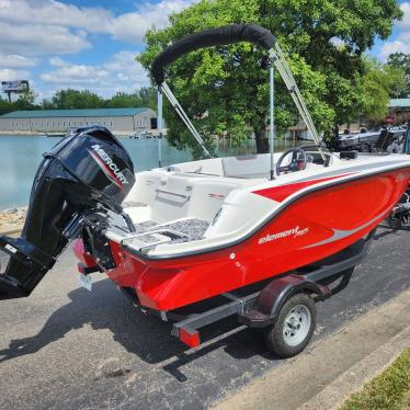 2021 Bayliner elementm15