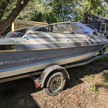 1989 Bayliner 19ft boat