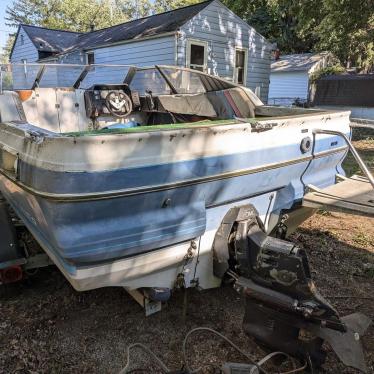 1989 Bayliner 19ft boat