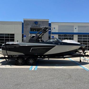 2019 Malibu 23 lsv