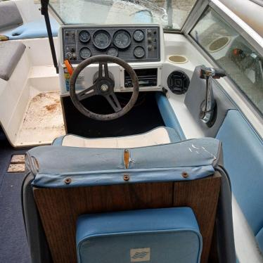 1986 Four Winns 19ft boat