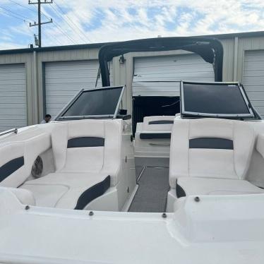 2019 Chaparral sunsesta 244