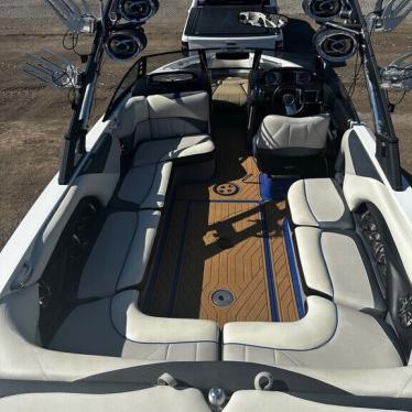 2012 Malibu wakesetter 247 lsv