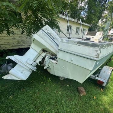 1986 Bayliner 18ft boat