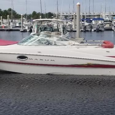 2004 Maxum 2400 sd sport deck