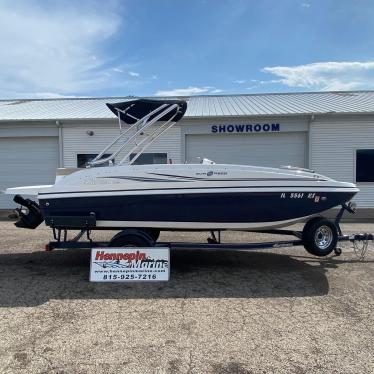 2015 Hurricane sundeck sport 188 io