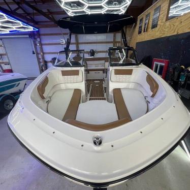 2021 Bayliner vr5