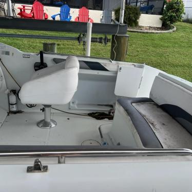 1999 Starcraft 24ft boat