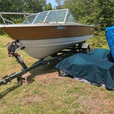 1972 Crestliner 16ft boat