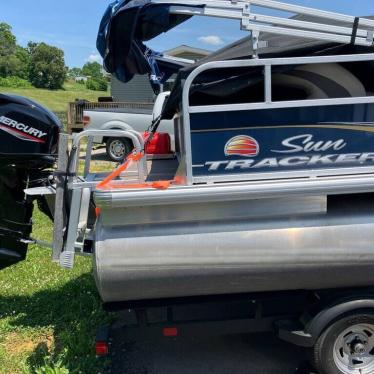 2021 Sun Tracker bass buggy