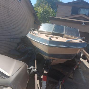 1983 Regal 19ft boat