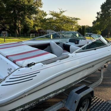 1993 Sea Ray 19ft boat