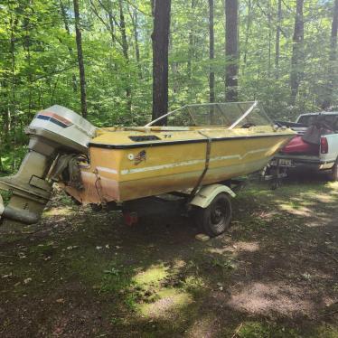 1974 Larson 16ft boat