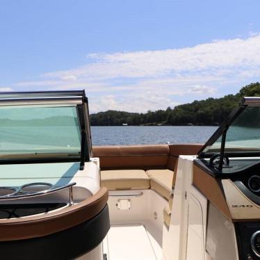 2015 Sea Ray 240 sundeck