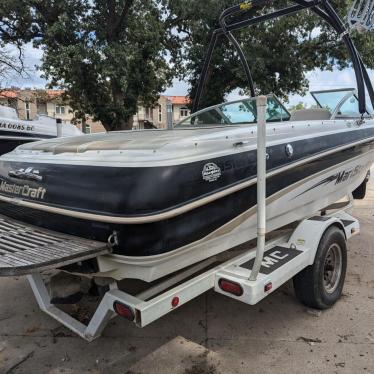 2000 Mastercraft maristar 210 efi