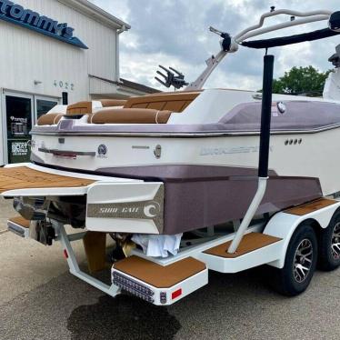 2023 Malibu 23 lsv