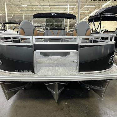 2024 Tahoe 2585 sport 85 center console fish