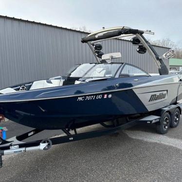 2019 Malibu 23 lsv