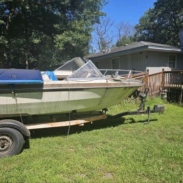 1977 Glastron 16ft boat