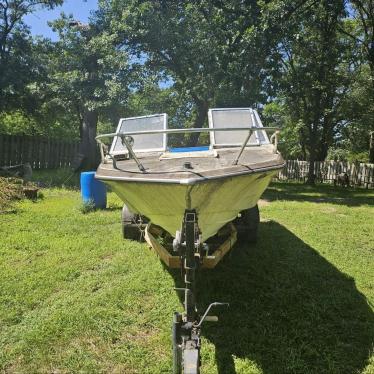 1977 Glastron 16ft boat