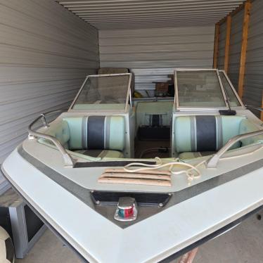 1984 Glastron 17ft boat