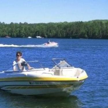 2007 Glastron 18ft boat