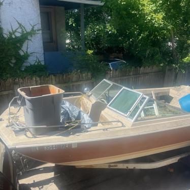 1974 Crestliner 19ft boat