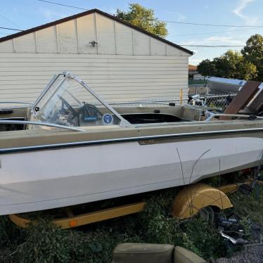 1970 Glastron 15ft boat