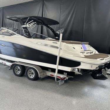 2013 Sea Ray slx270