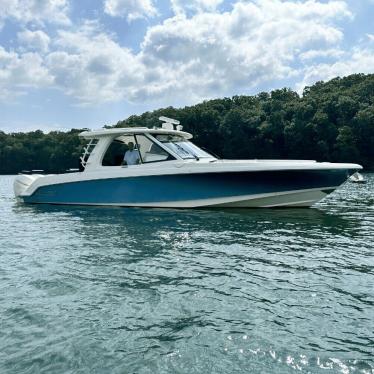 2020 Boston Whaler 380realm