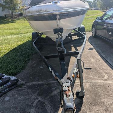 2004 Rinker 19ft boat