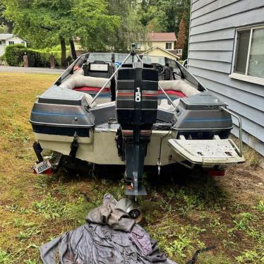 1987 Bayliner 18ft boat