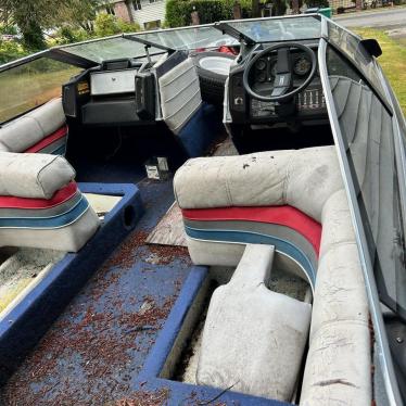 1987 Bayliner 18ft boat