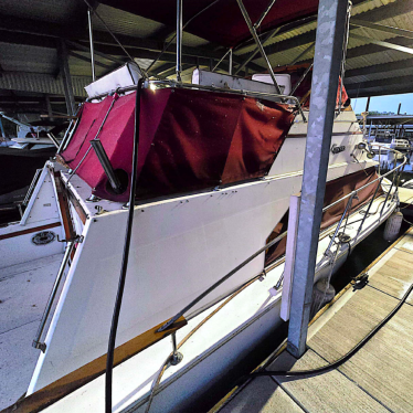 1977 Carver mariner 2896