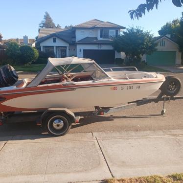 1976 Glastron 15ft boat