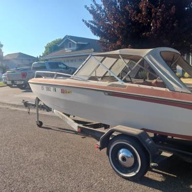 1976 Glastron 15ft boat