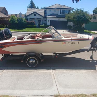 1976 Glastron 15ft boat