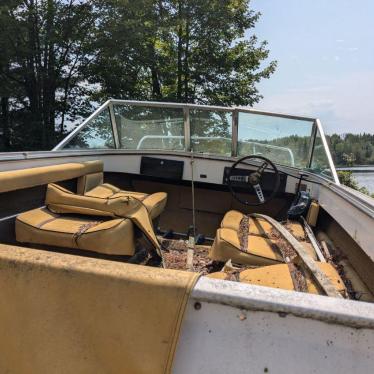 1972 Crestliner 16ft boat