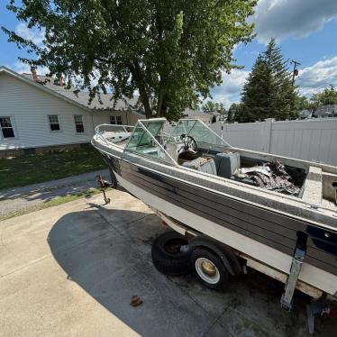 1972 Crestliner 16ft boat